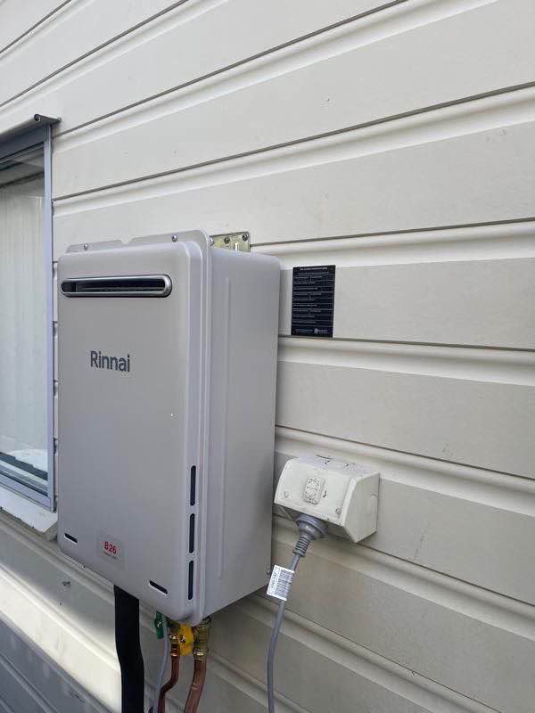 Instantaneous hot water system replacement Brisbane