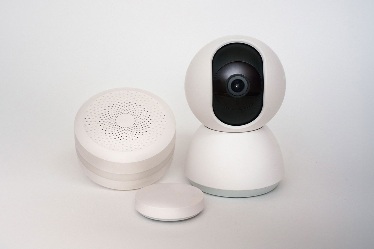 Testing a smoke detector in a Brisbane home